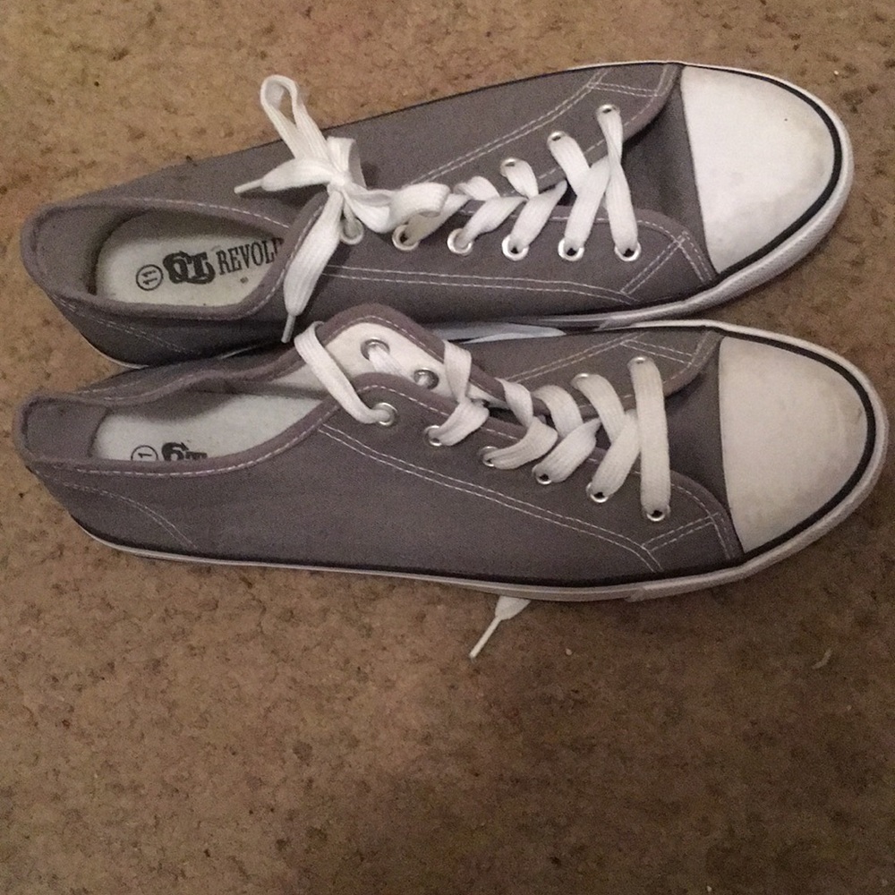 Shoes - Picture 2 of 2